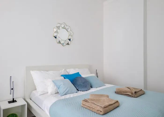 2 Separate Bedrooms Oasis Apartment