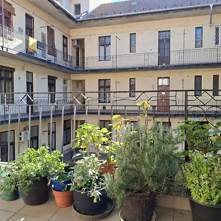 Oasis 2br Budapest