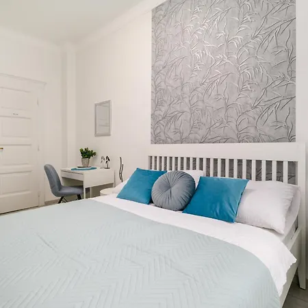 Oasis 2br شقة بودابست